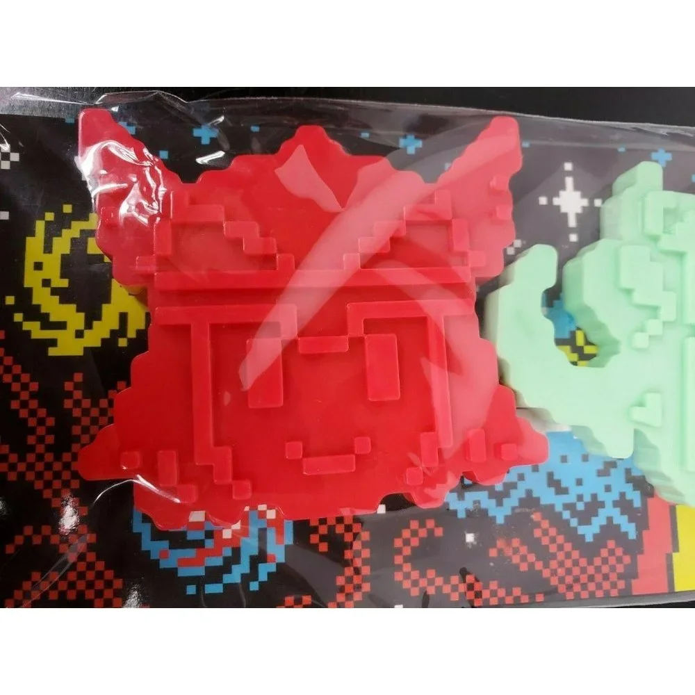 Loot Crate Marvel 8-Bit Asgard‎ Cookie Cutters feat